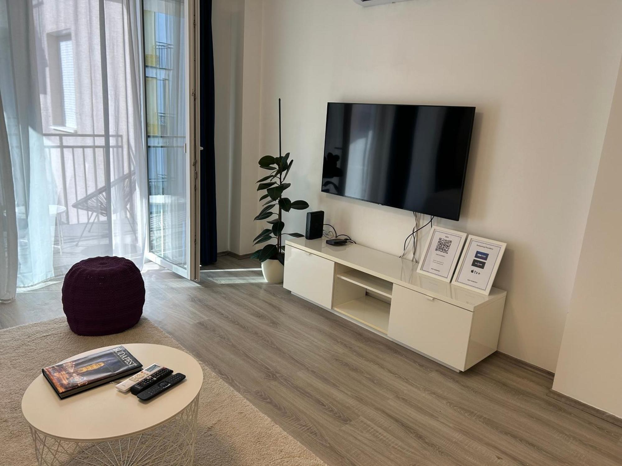 West Budapest-Edge Of Downtown-Free Parking Екстер'єр фото